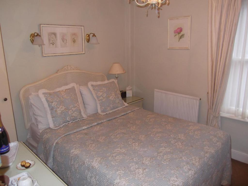 Courtland Hotel Stratford-upon-Avon Szoba fotó