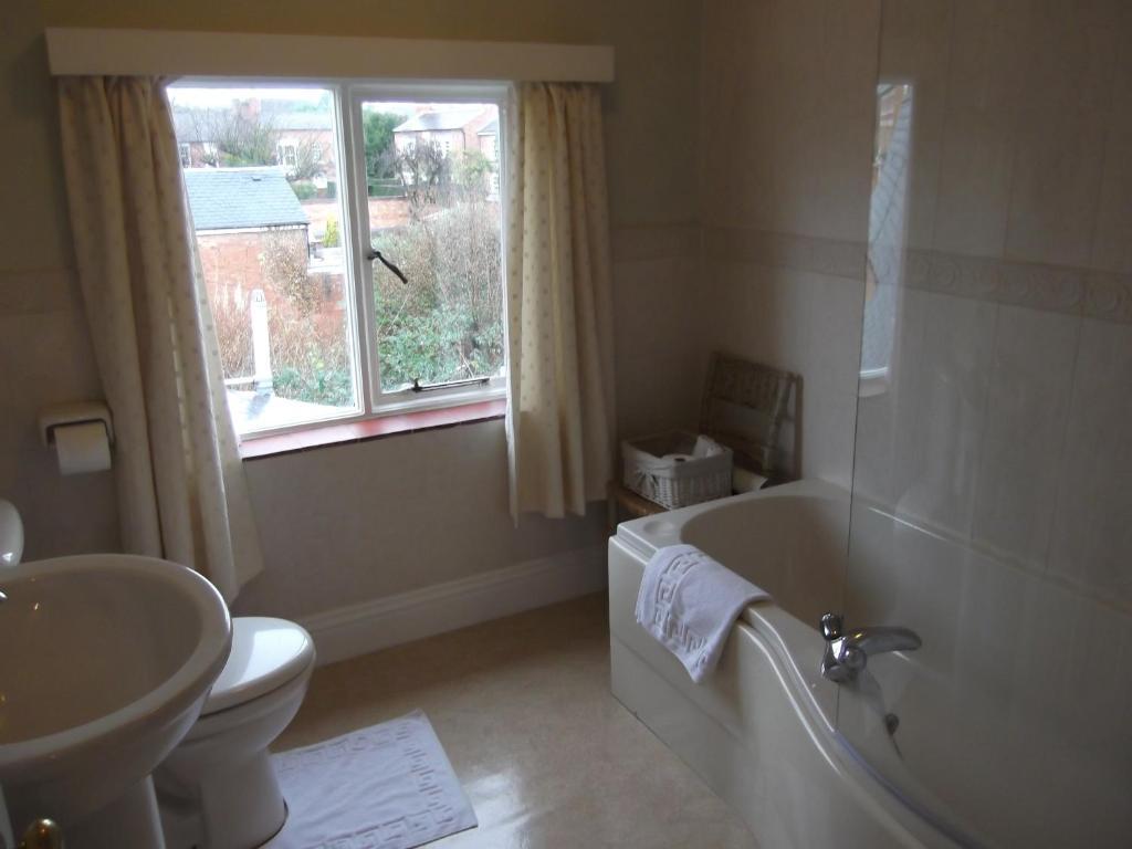 Courtland Hotel Stratford-upon-Avon Szoba fotó